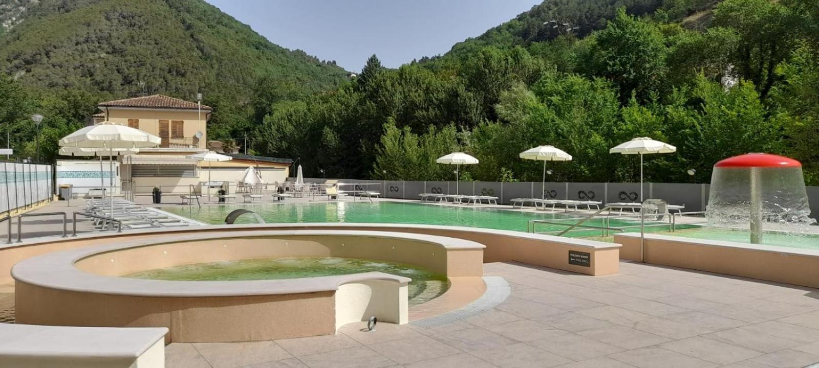 Hotel Terme Di Frasassi Дженга Экстерьер фото